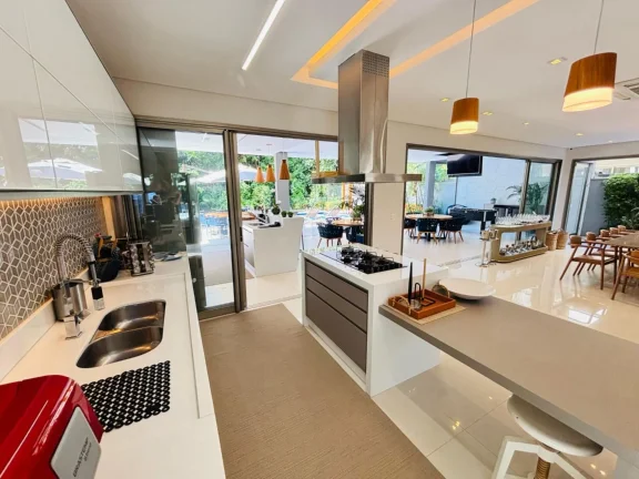 Imagem Luxuosa Casa à Venda na Riviera de São Lourenço Módulo 12 - 6 Quartos, 6 Suítes, 3 Salas, 4 Vagas - Área Externa Espetacular!
