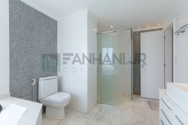 Imagem Maravilhosa cobertura duplex no coração do Jardim América! Com uma área de 450m2, esse imóvel é simplesmente incrível! Possui 4 suítes, todas equipa