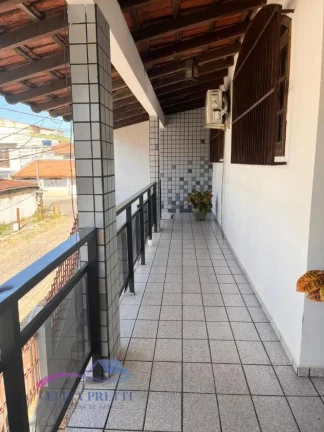 Imagem Excelente residencia bem localizado para venda no bairro do Ibes em Vila Velha com 210m²,o Sobrado possui 5 quartos, 2 banheiros e 2 vagas.