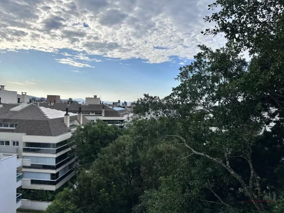 Imagem Cobertura à venda em Jurerê, Florianópolis Este incrível imóvel de alto padrão em Jurerê ofer...