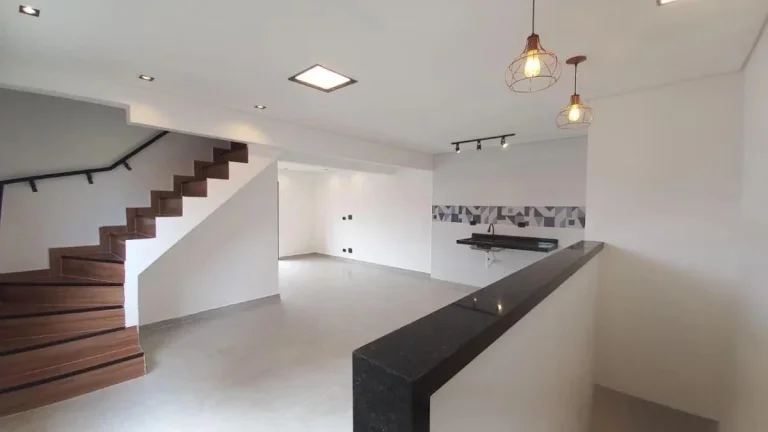 Imagem Casa para Venda em Praia Grande, Caiçara, 3 dormitórios, 1 suíte, 2 banheiros, 1 vaga