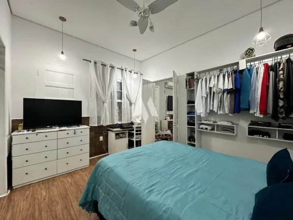 Imagem Casa bem localizada á venda em Santos