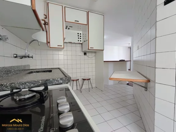 Imagem Apartamento Pinheiros, 2 dormitórios( 1 suíte) e 2 vagas, perto Metrô Fradique e com excelente valor de Condomínio. Edifício com Portaria 24 hs, Gerador e Lazer
