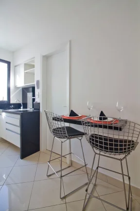 Imagem Apartamento 34M² Reformado, 1Q, 1 Banheiro, 1 Vaga, Varanda, Piscina, Academia, Salão de Festas, Sol da Manhã, Portaria 24h.