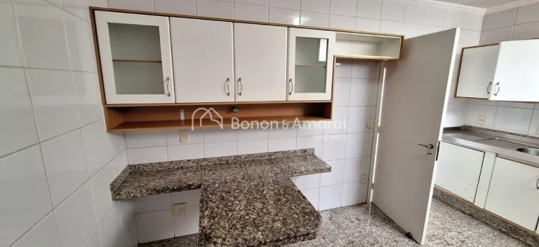 Imagem Localizado no coração do Cambuí, um dos bairros mais desejados de Campinas, este amplo apartament...