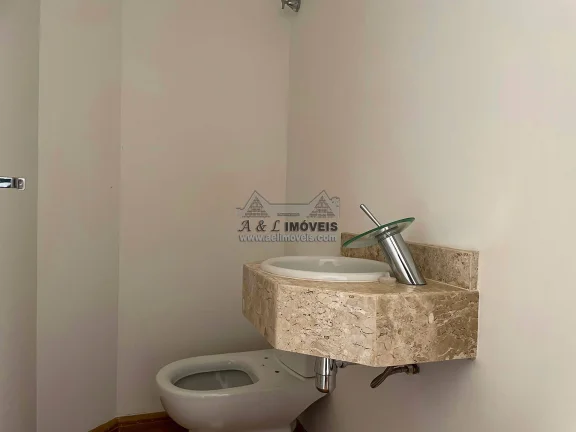 Imagem Casa à venda em Campos do Jordão – Com 04 amplas suítes em Condomínio