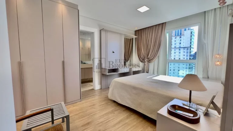 Imagem Apartamento com 3 suítes à venda no Centro de Balneário Camboriú/SC