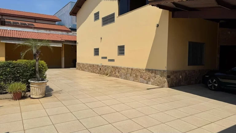 Imagem Sobrado com 4 dormitórios à venda, 350 m² por R$ 870.000,00 - Parque São Cristóvão - Taubaté/SP
