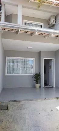 Imagem Casa Geminada com 2 dormitórios e 1 vaga de garagem em Condomínio residencial- Itajaí