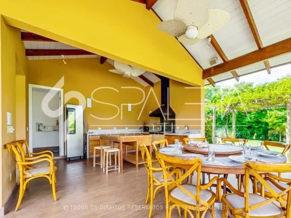 Imagem Mansão com arquitetura litorânea para locação de temporada no Terras de São José II