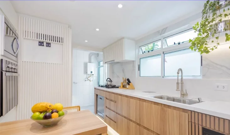 Sobrado em Condomínio de 3 quartos no bairro Santa Felicidade