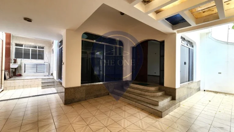 Imagem Imperdível! Casa à venda em São Paulo-SP, bairro Saúde, com 4 quartos, 2 suítes, 2 salas, 4 banheiros, 2 vagas e 218m².