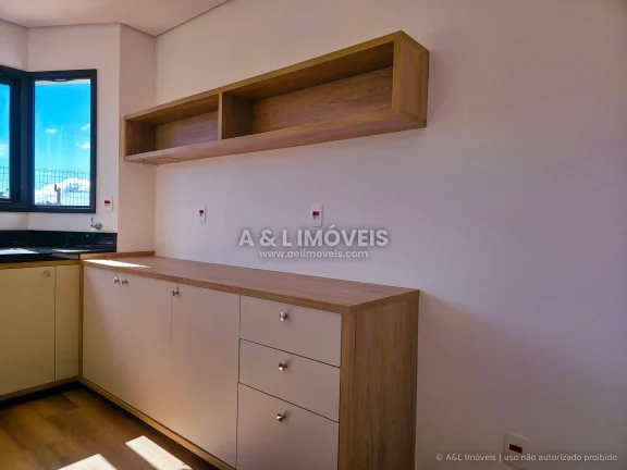 Imagem Residência 4 Suítes Nova com Vista Panorâmica em Condomínio Fechado Capivar