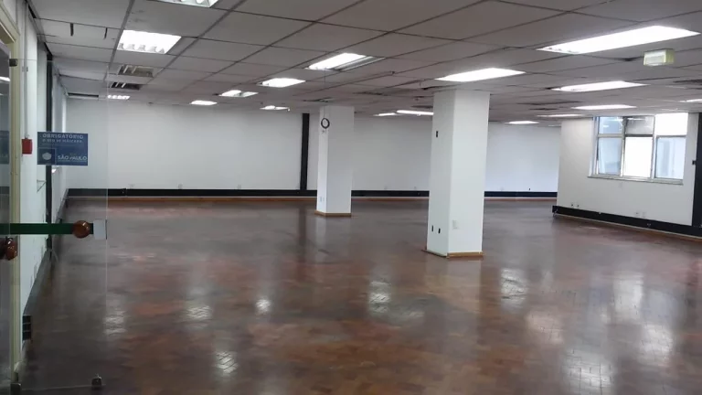 Imagem Conjunto comercial na República junto ao metrô