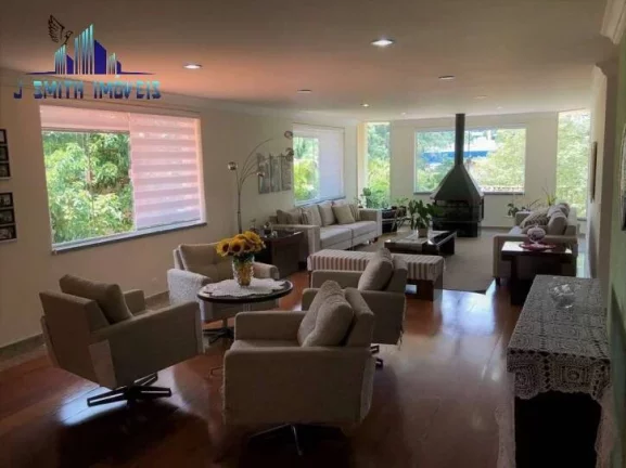 Imagem LINDA CASA CONTEMPORÂNEA, EM FINAL DE RUA COM VISTA PARA O VERDE