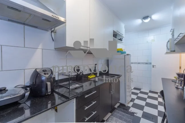 Imagem Apartamento à Venda em Perdizes com 04 quartos ( 1 sui­te ) e 2 vagas, 110m².