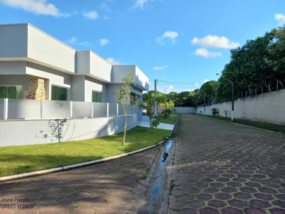 Imagem Casa nova com 4 suítes, piscina e fino acabamento à venda em condomínio de luxo em Peruíbe.