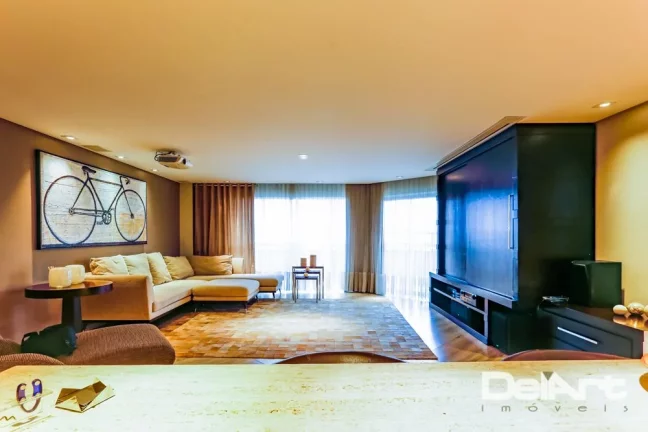 Imagem Apartamento em frente do Clube Curitibano - com 4 dormitórios à venda, 247 m² por R$ 1.890.000 - Água Verde - Curitiba/PR