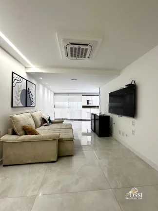 Imagem Apartamento com 4 dormitórios (2 suítes) 2 vagas de garagem na quadra do mar. Lazer na cobertura!