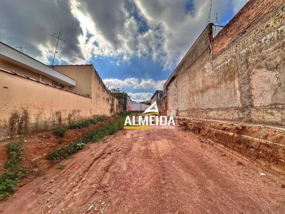 Imagem Terreno à venda, 293 m² por R$ 320.000,00 - Centro - Rio Claro/SP