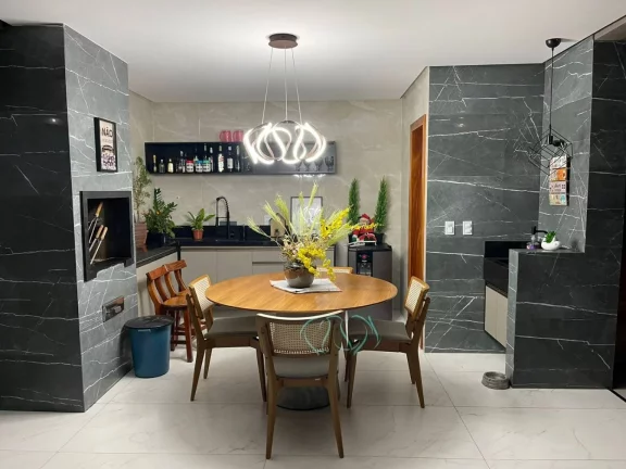 Imagem Casa à venda no Mosqueiro: 3/4 com suíte, posição Norte, 4 vagas de garagem - Confira!