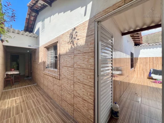 Imagem Casa 2 dormitórios com loja comercial no bairro Boqueirão