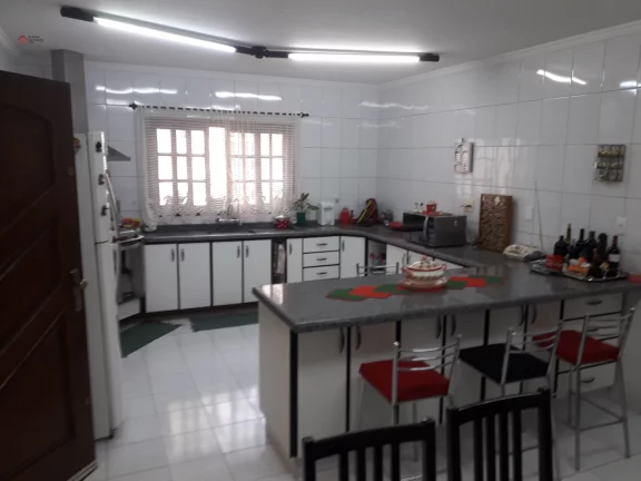 Imagem AMPLO SOBRADO A VENDA NO SITIO DA FIGUEIRA, COM 297 METROS E ÁREA GOURMET COM CHURRASQUEIRA. RUA TRANQUILA, PRÓXIMO A UBS E AMA VILA CALIFÓRNIA.