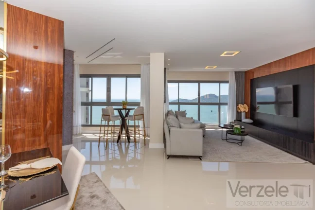 Imagem Apartamento 4 ou + dormitórios para Venda em Balneário Camboriú / SC no bairro Centro