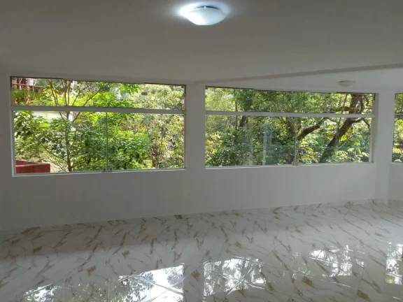 Imagem Casa no Condominio Arujá Country Club com 3 Suítes