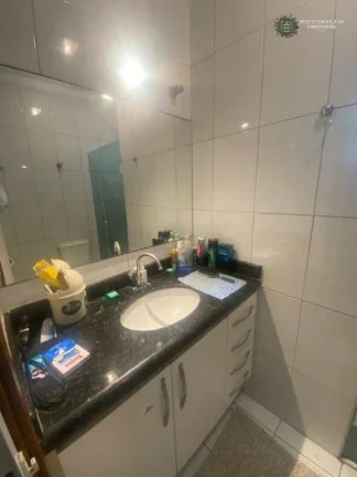 Imagem Sobrado com 3 dormitórios à venda, 110 m² por R$ 680.000,00 - Vila Guilhermina - Praia Grande/SP