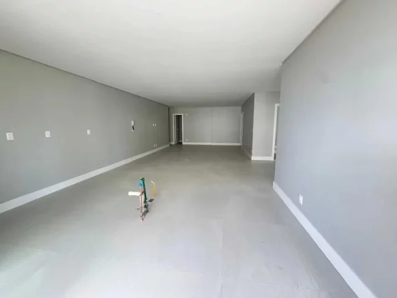Imagem Apartamento sem mobilia com 3 dormitórios sendo 3 suítes e 2 vagas de garagem em Itajaí