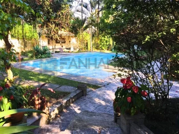 Imagem Imponente Residência de Alto Padrão no Morumbi: 5 Quartos, 5 Suítes, 6 Salas, 8 Banheiros, 10 Vagas de Garagem e 1.100m² de Área.