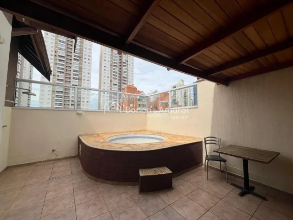 Imagem Charmosa cobertura com ótima distribuição: sala ampla para dois ambientes, cozinha planejada esti...