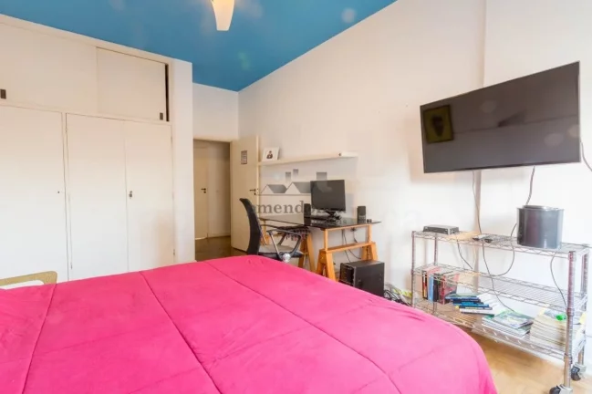 Imagem Apartamento em andar alto a venda em Higienópolis, com muita claridade, ventilação natural e uma ...