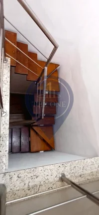 Imagem Imperdível oportunidade de adquirir uma casa de luxo no Sumaré, São Paulo-SP: 4 quartos, 2 suites, 2 salas, 3 banheiros, 2 vagas, 170m²!