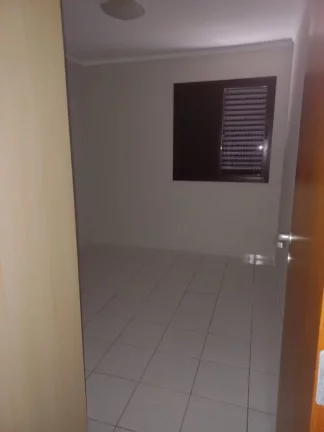 Imagem Excelente localização, de frente para ESALQ.
 Apartamento totalmente mobiliado .
 Com 02 vagas , s...