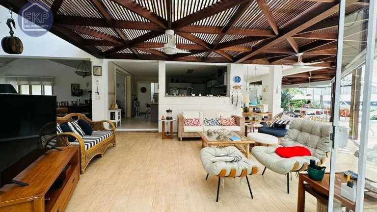 Imagem Casa Alto Padrão 4 dormitórios!