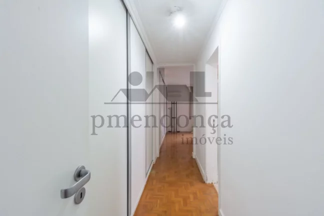 Imagem Apartamento reformado em Higienópolis com 188m², pronto para morar.
