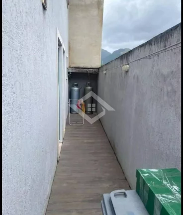 Imagem CASA TRIPLEX COM 300M2 EM CONDOMÍNIO FECHADO TAQUARA MUITO BOM GOSTO