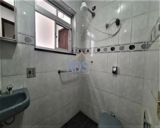 Imagem Vende um excelente sobrado de 216m² em ótima localização