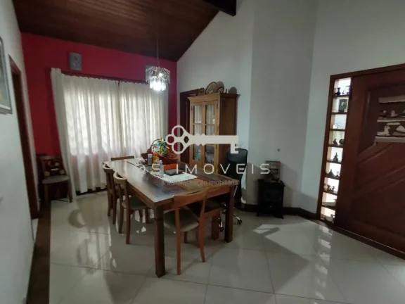 Imagem Casa à venda na Granja Viana – 3 dormitórios, 1 suíte !
