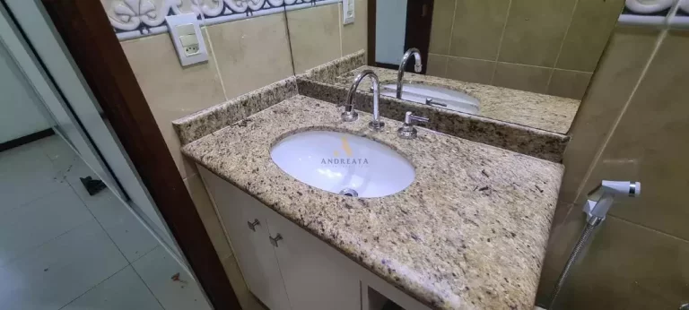 Imagem Recreio dos Bandeirantes - Av. benvindo de Novaes - Vendo Maravilho apto de fundos - 3 quartos com 97m² + Deps - R$995.000,00.