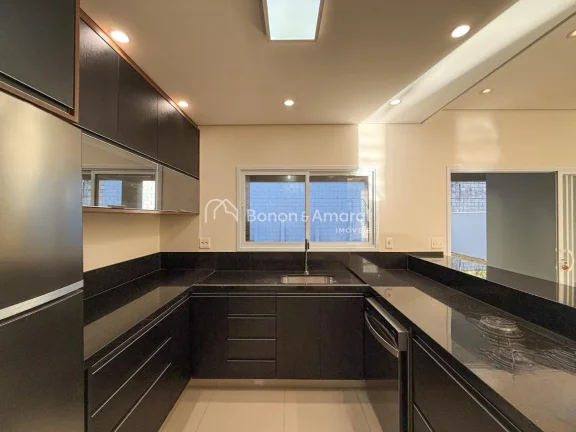 Imagem Encante-se com esta belíssima casa em condomínio, que une planta moderna, excelente iluminação n...