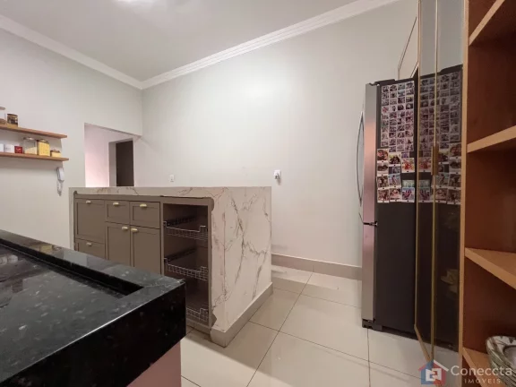Imagem Casa Térrea à Venda no Afonso Queiroz em Patos de Minas – 3 Quartos e Churrasqueira