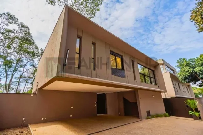 Imagem Casa nova de alto padrão em Condomínio na Cidade Jardim - 4 quartos, 4 suítes, 4 salas, 6 banheiros, 3 vagas de garagem - São Paulo-SP