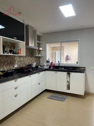 Imagem Belíssima Casa no Jd Monte Azul