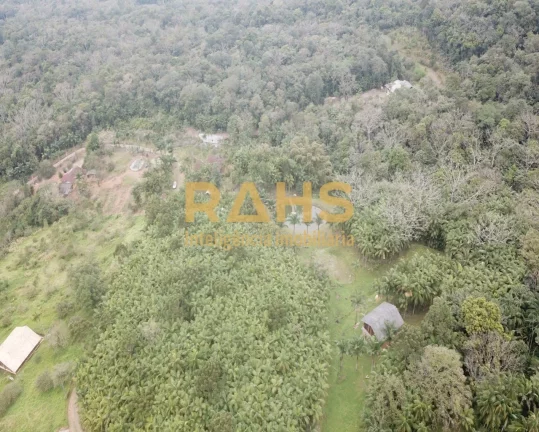 Imagem A liberdade de viver em um ambiente em meio a muita natureza. Excelente chácara, escriturada a vend...