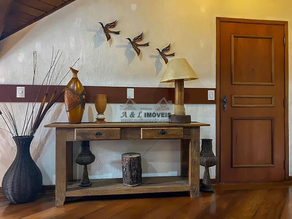 Imagem Apartamento à venda em Campos do Jordão - Com 02 suítes próximo ao Capivari