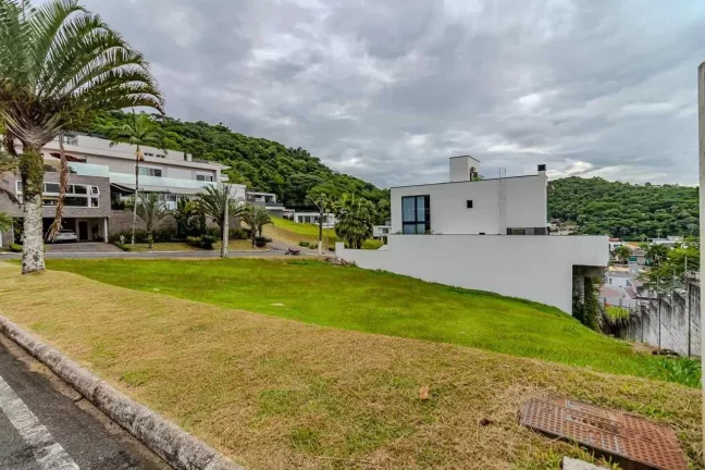Imagem Terreno com 450m2 vista mar na Barra em Balneário Camboriú