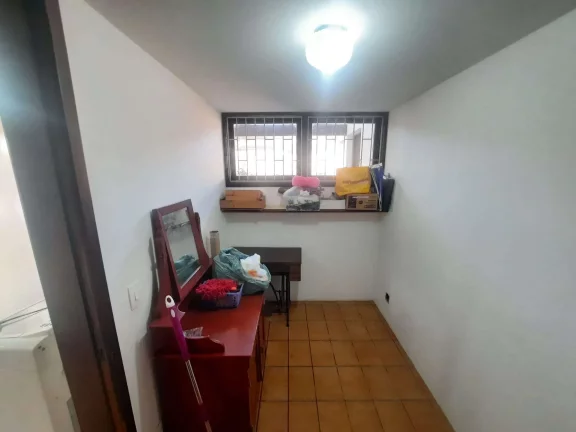 Imagem Casa à Venda, 327 m², 6 Dormitórios, (1 Suíte), Trindade, Florianópolis/SC